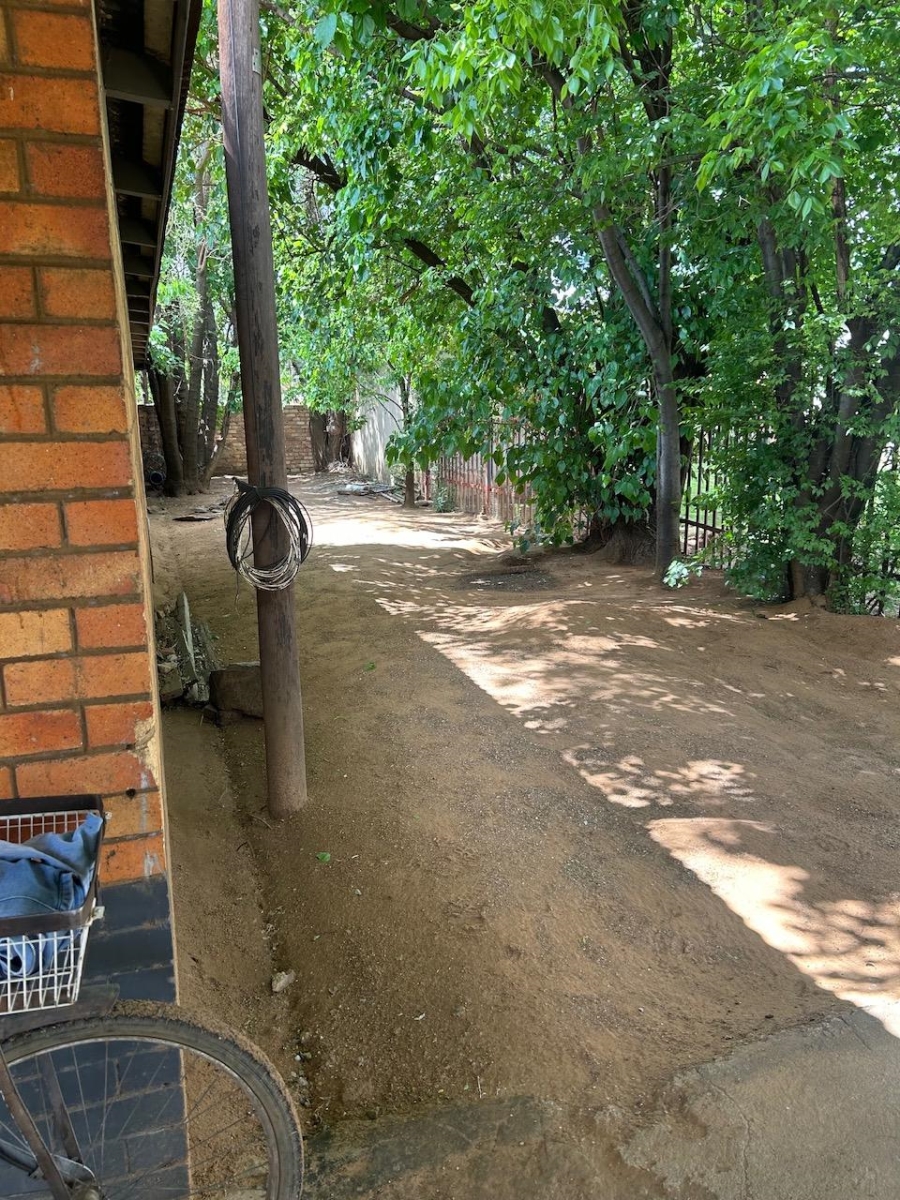 4 Bedroom Property for Sale in Viljoenskroon Free State